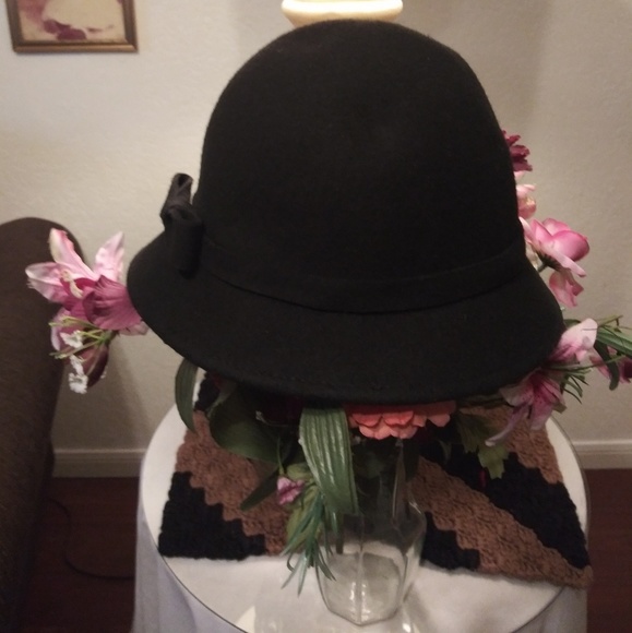 Hat - Picture 2 of 3